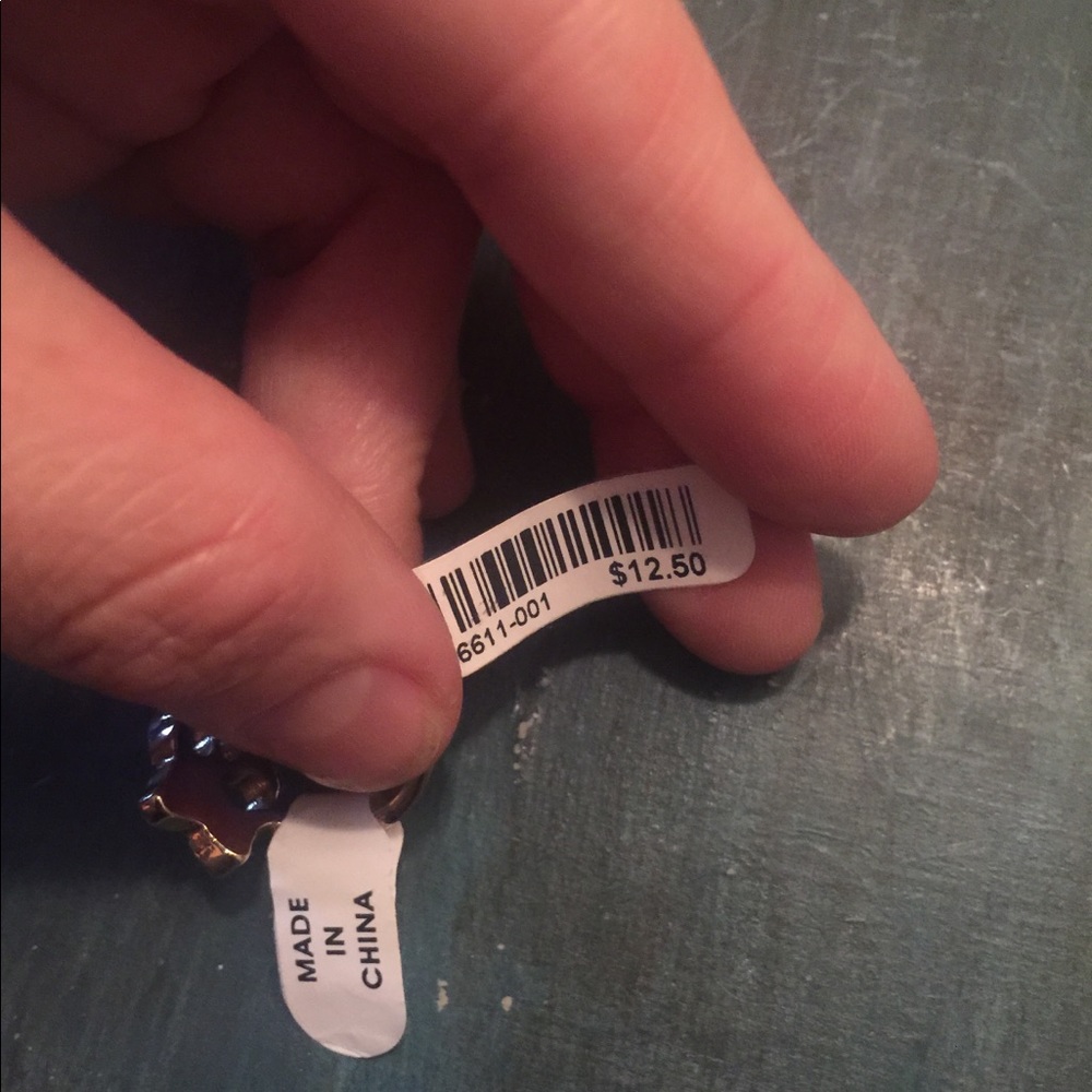 Torrid size 8 gold crystal ring New NWT skull - Picture 5 of 5